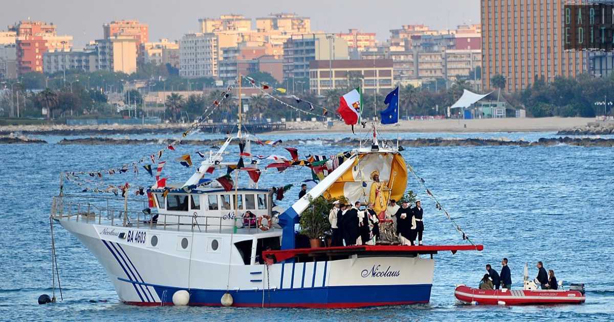 Bari: tra caravelle, chiese leggendarie e "ziaz�", la storia della festa di San Nicola